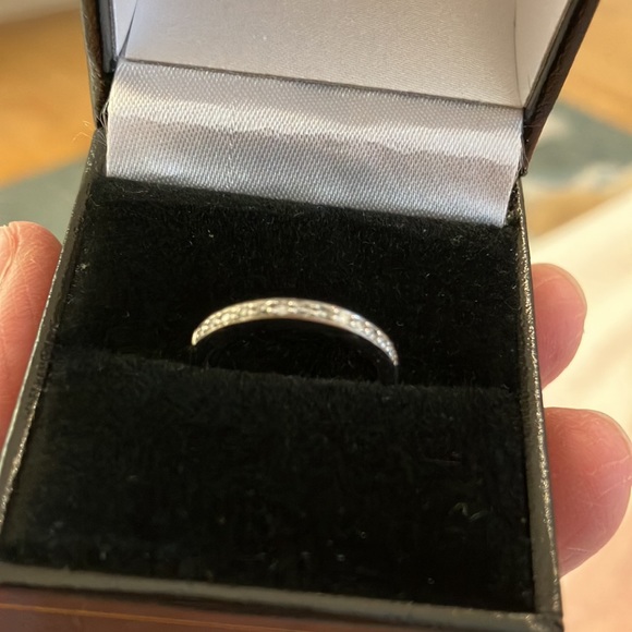 White gold and Diamond band. - Picture 2 of 7